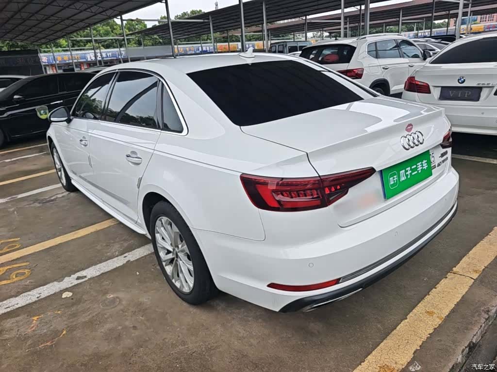 Audi A4L, 2019 все фото