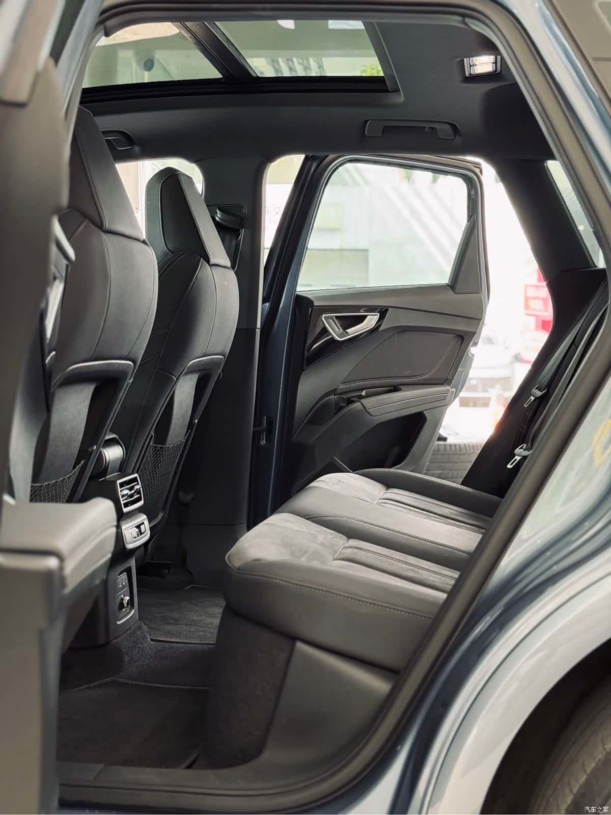 Audi Q4 e-tron, 2023 4
