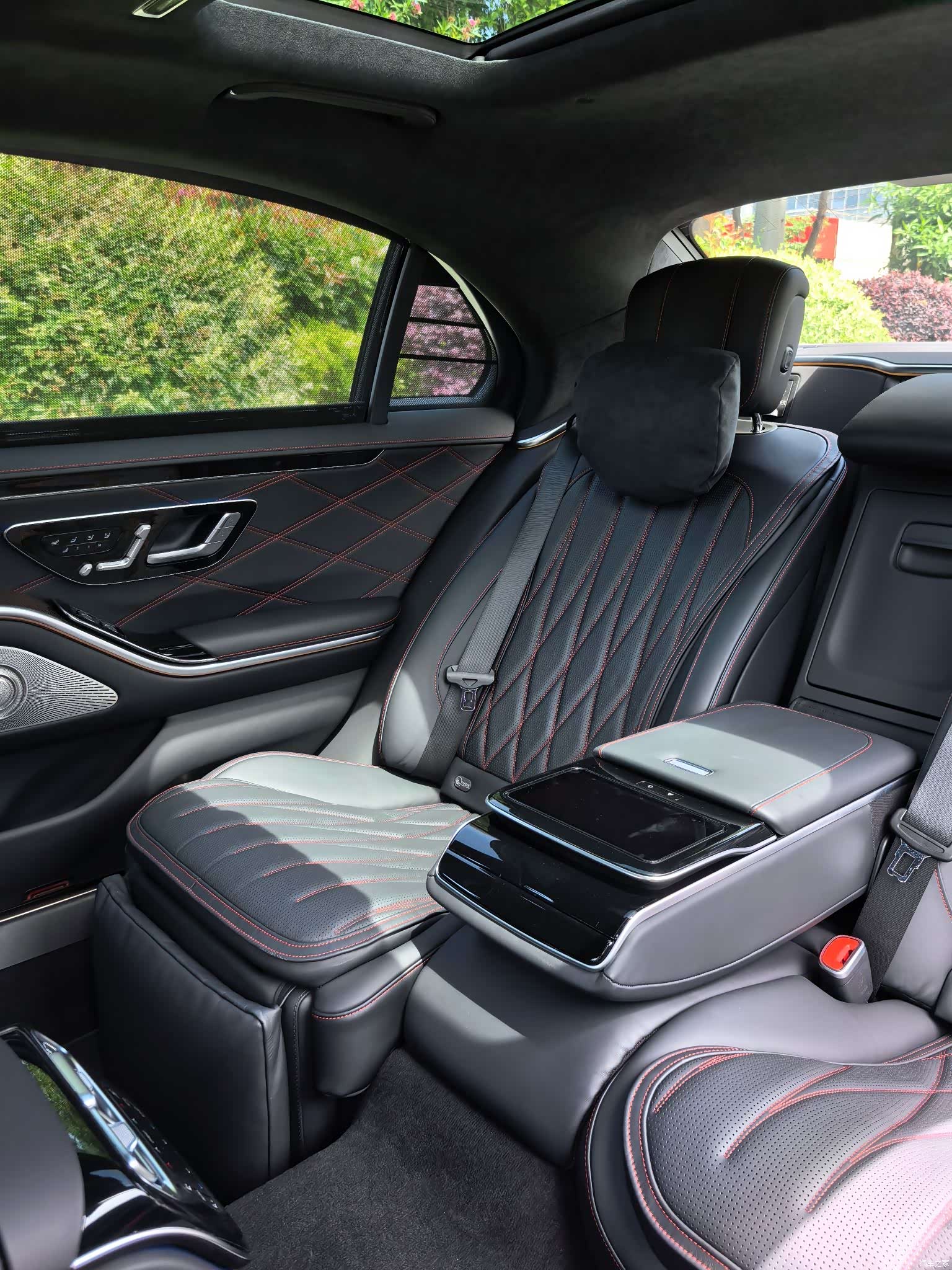 Mercedes-Benz S-Class, 2025 13