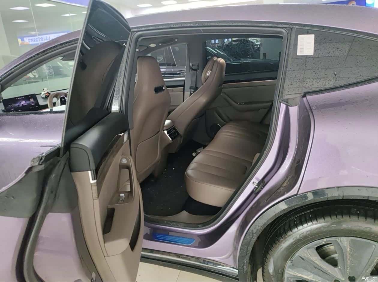 Luxeed R7, 2026 6
