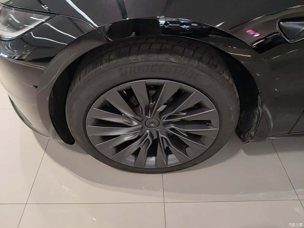 Tesla Model 3, 2025 23