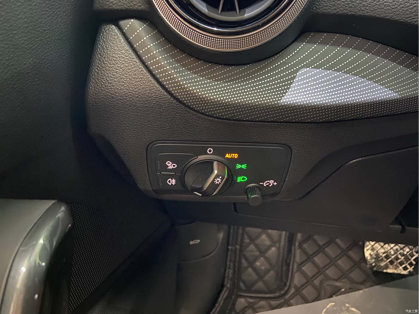 Audi Q2L, 2022 20