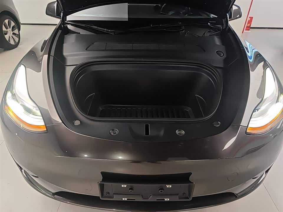 Tesla Model Y Tesla Model Y