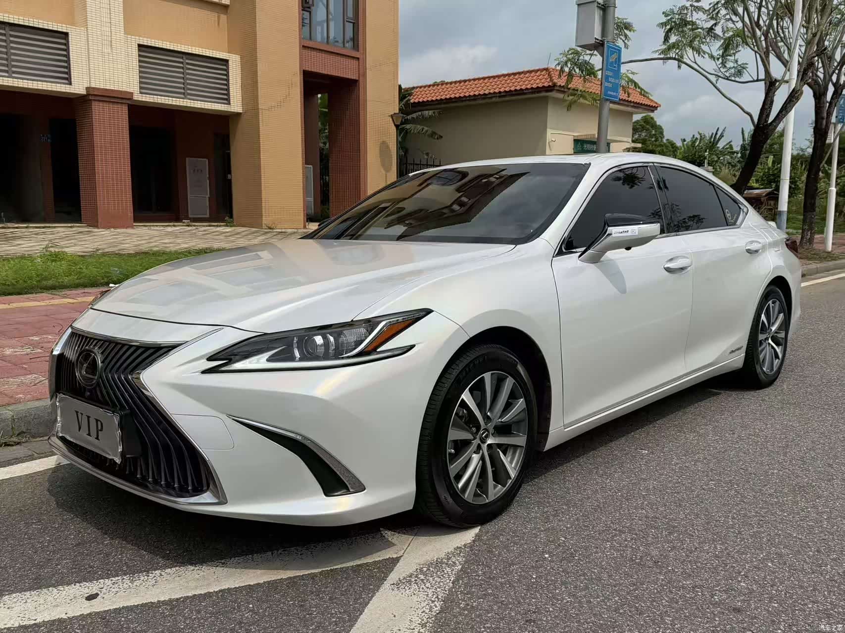 Lexus ES, 2019 1
