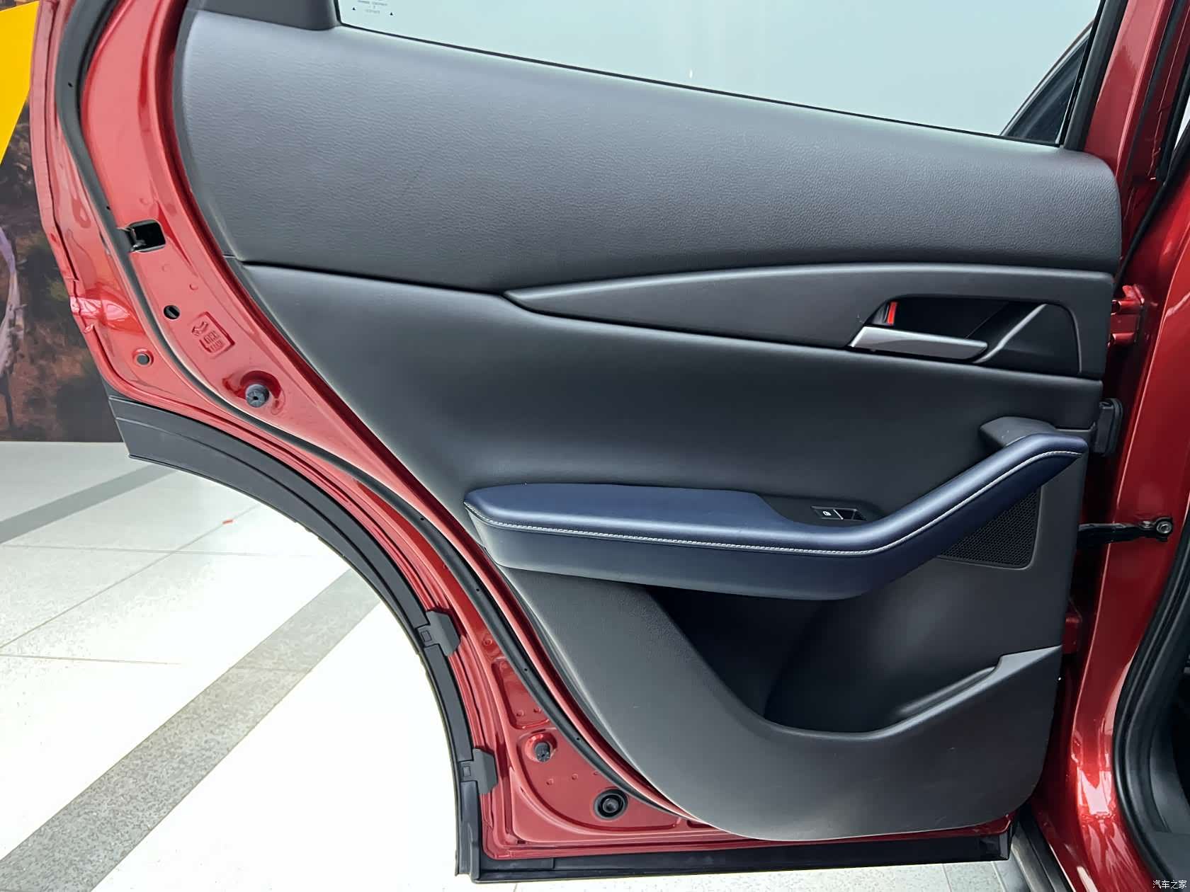 Mazda CX-30, 2022 13