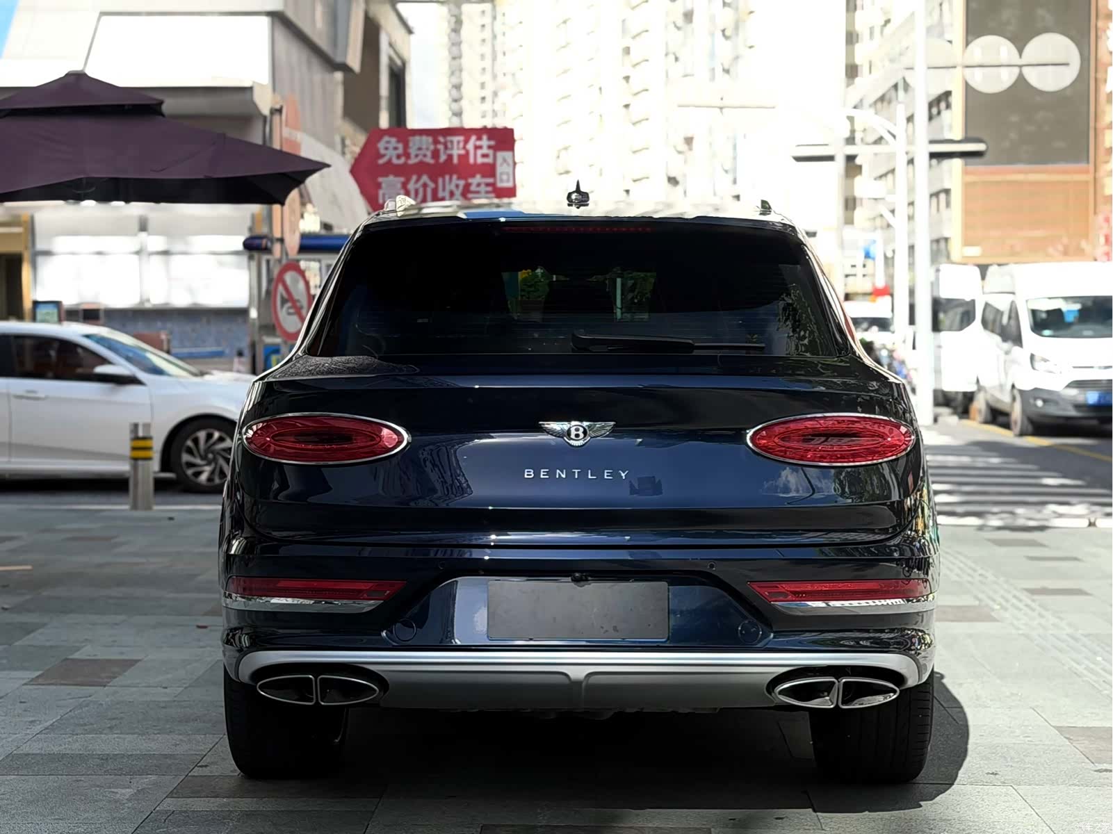 Bentley Bentayga, 2023 4