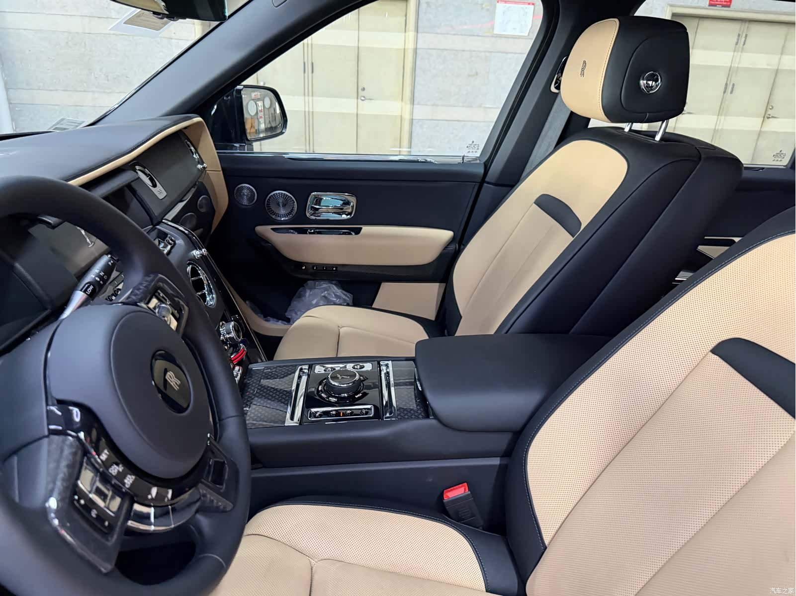 Rolls-Royce Cullinan, 2022 все фото