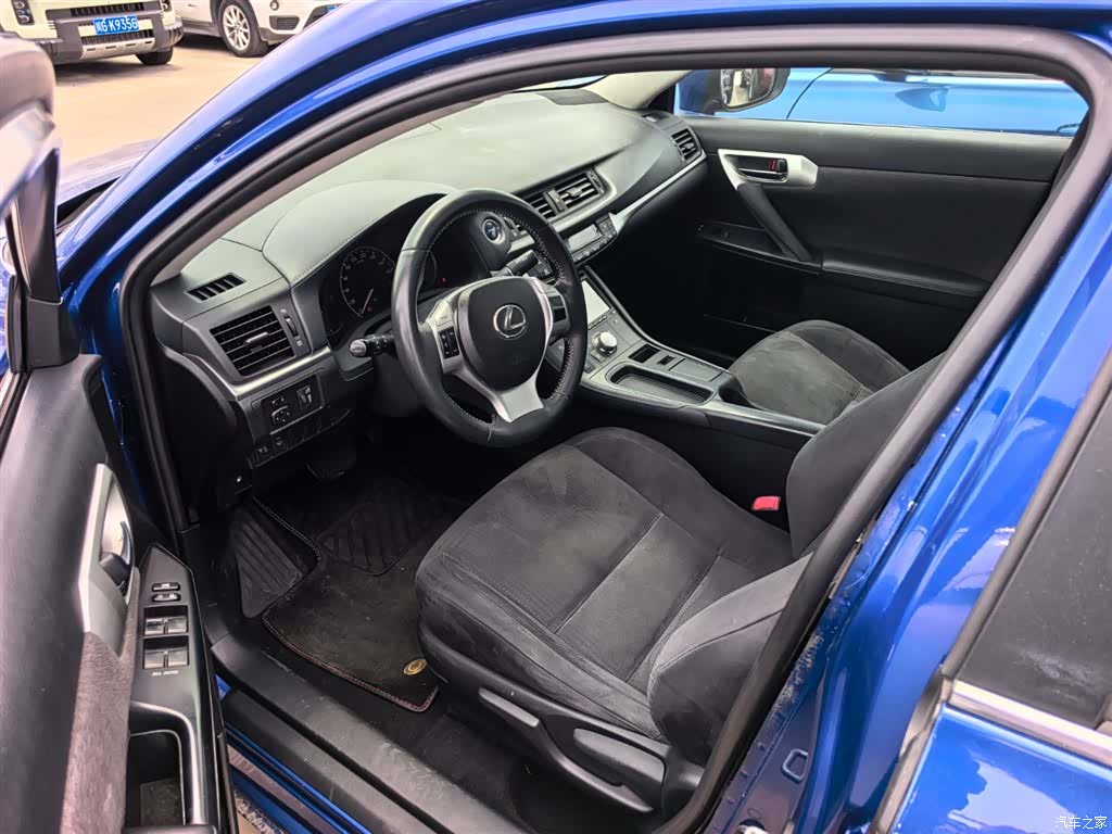Lexus CT, 2012 7