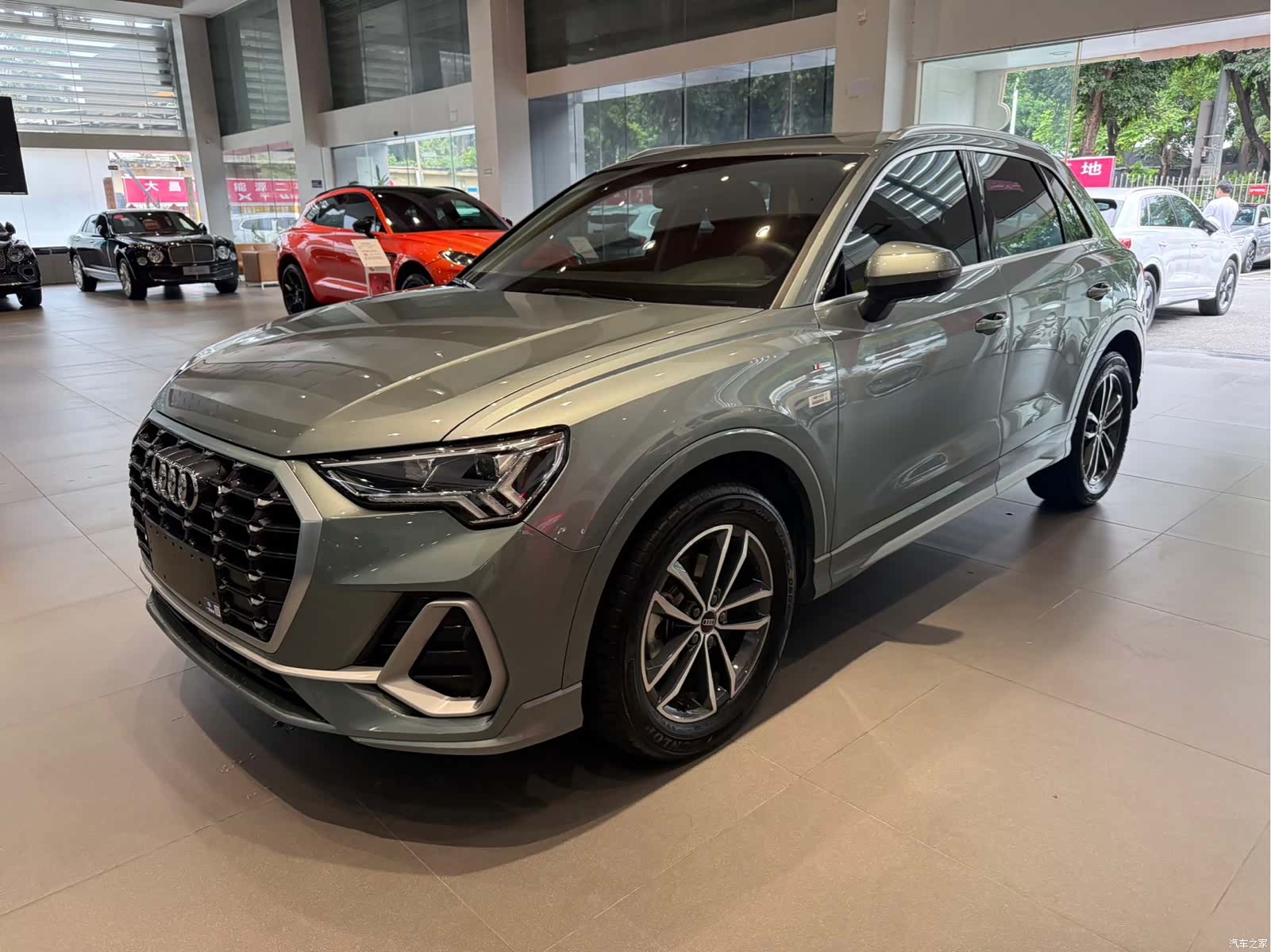 Audi Q3, 2022 1