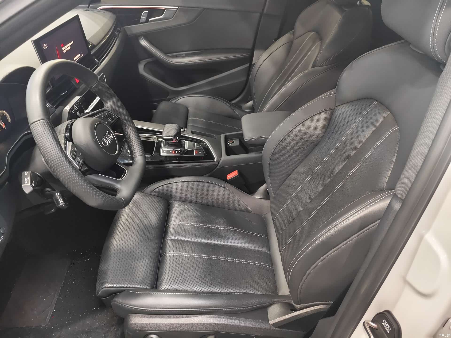 Audi A4L, 2024 все фото