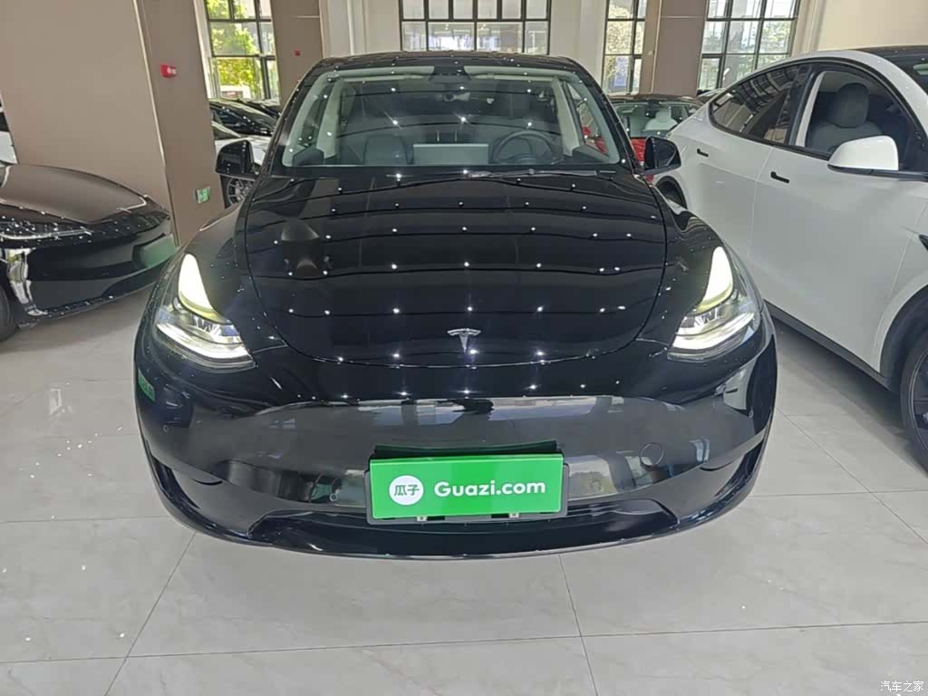 Tesla Model Y, 2022 3