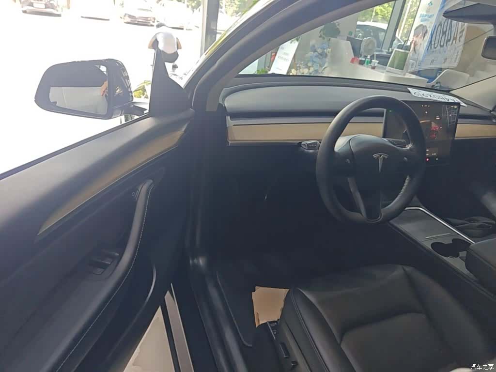 Tesla Model Y, 2022 16
