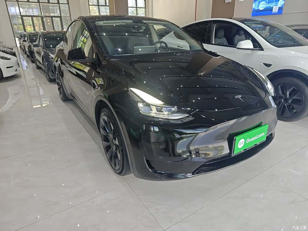 Tesla Model Y, 2022 4