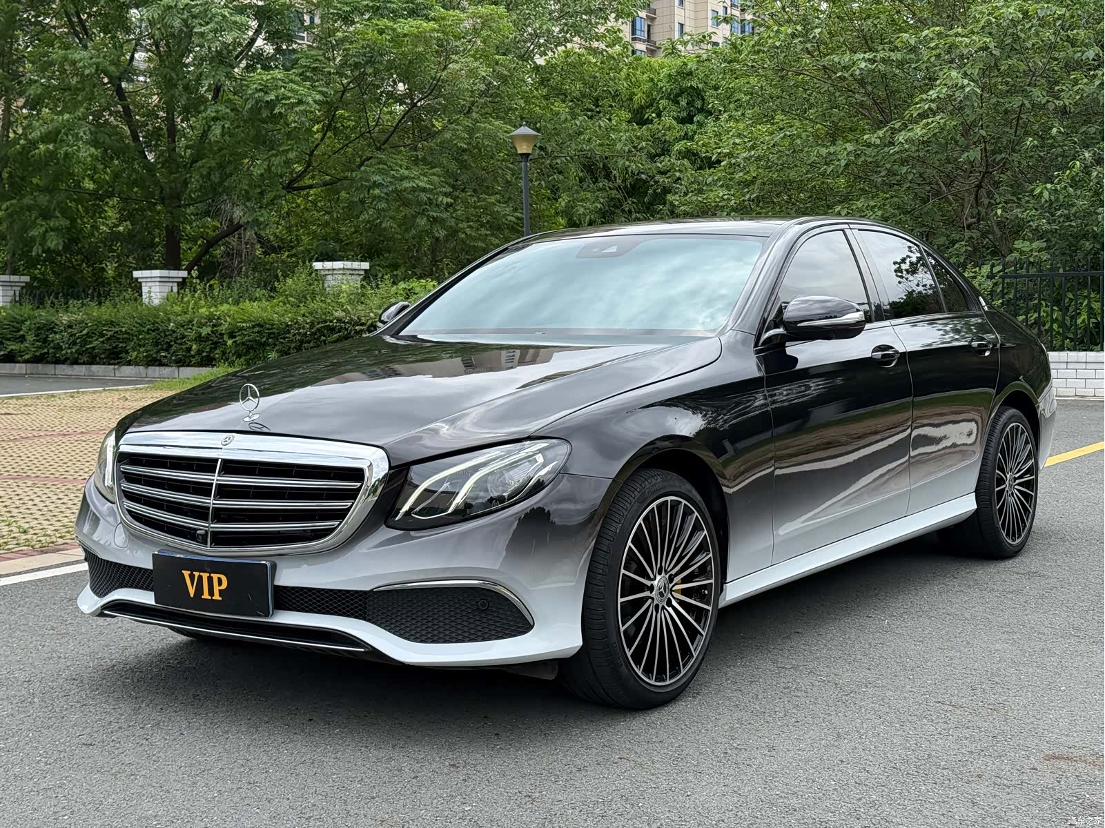 Mercedes-Benz E-Class, 2017 1
