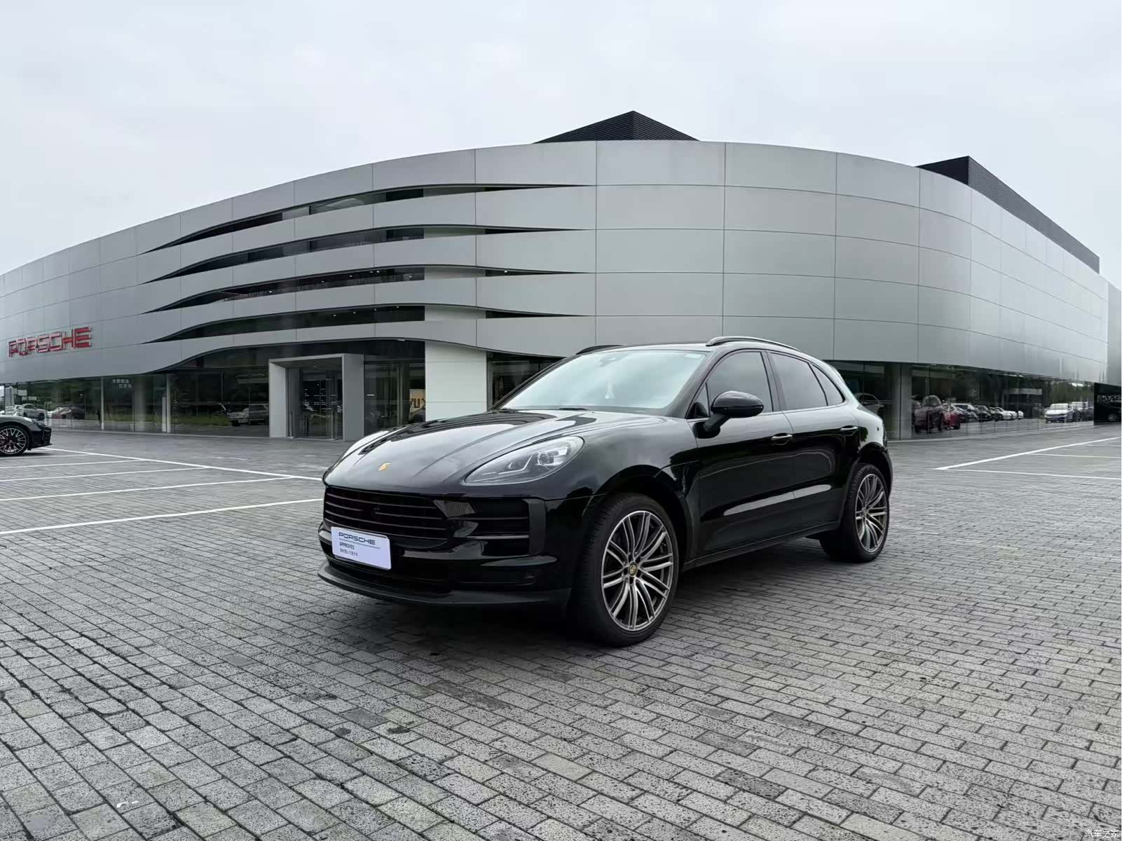 Porsche Macan, 2023 1