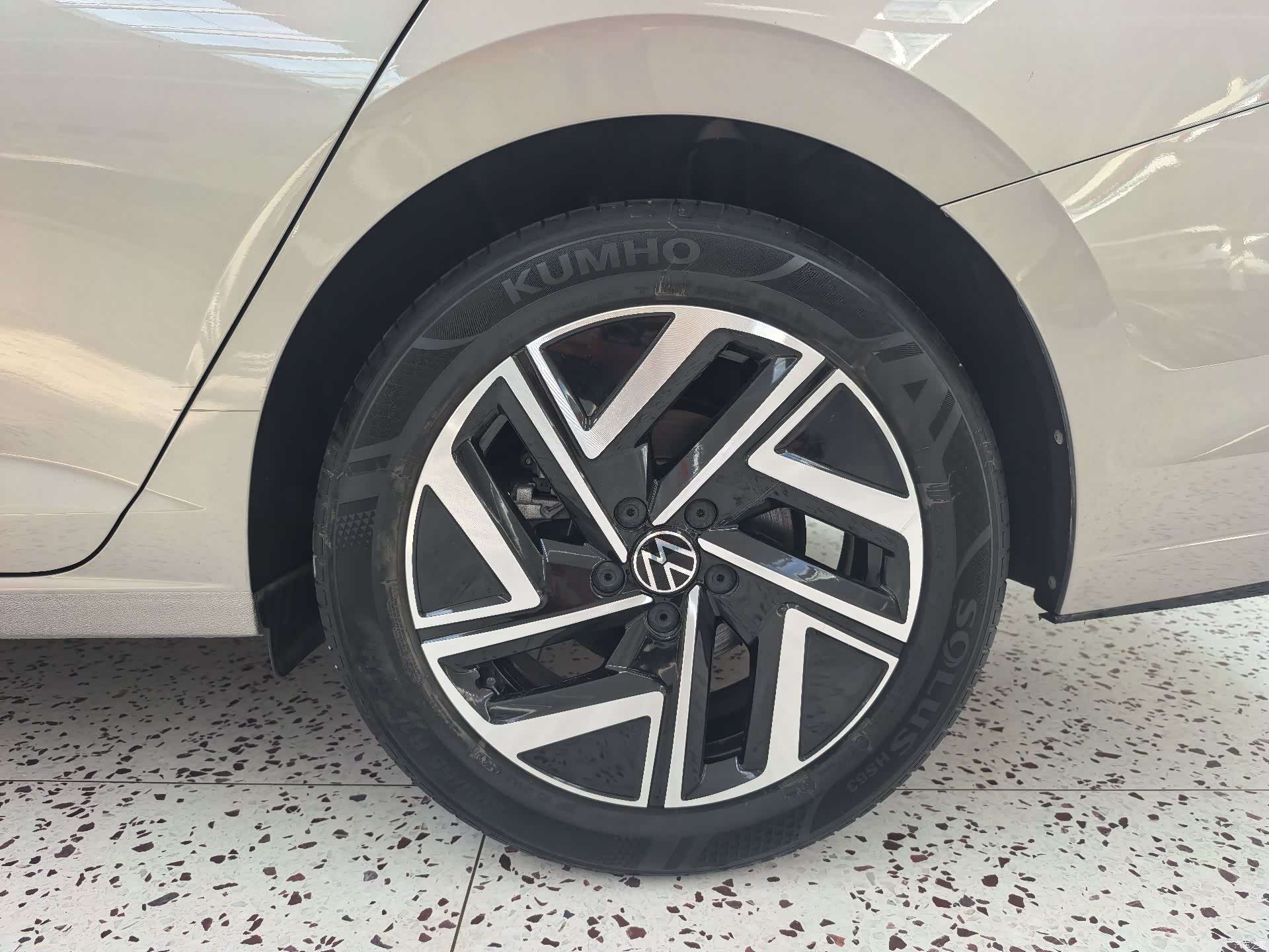 Volkswagen Sagitar, 2023 22