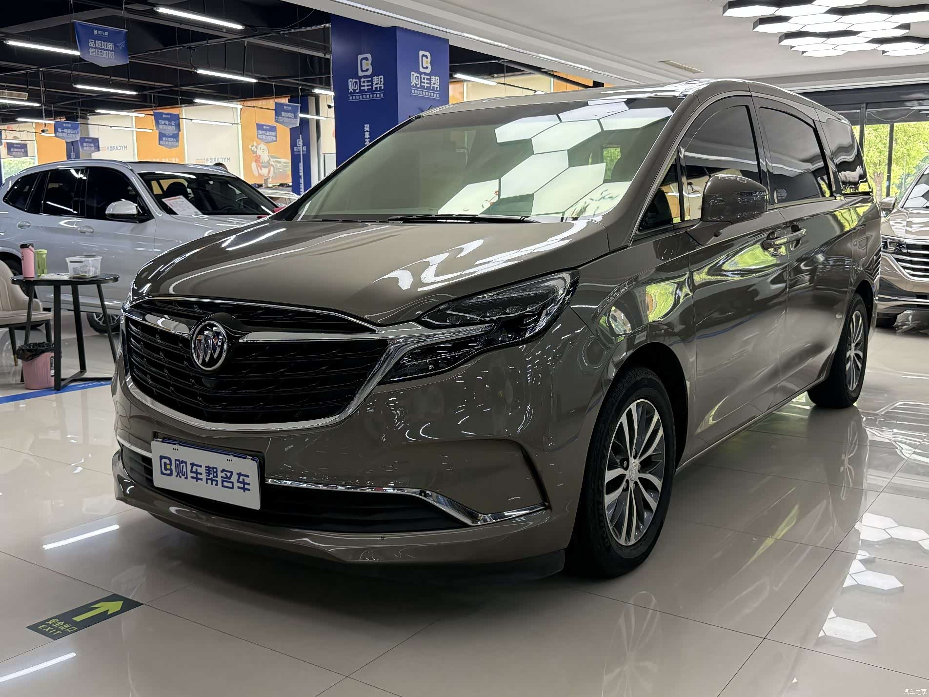 Buick GL8, 2021 1