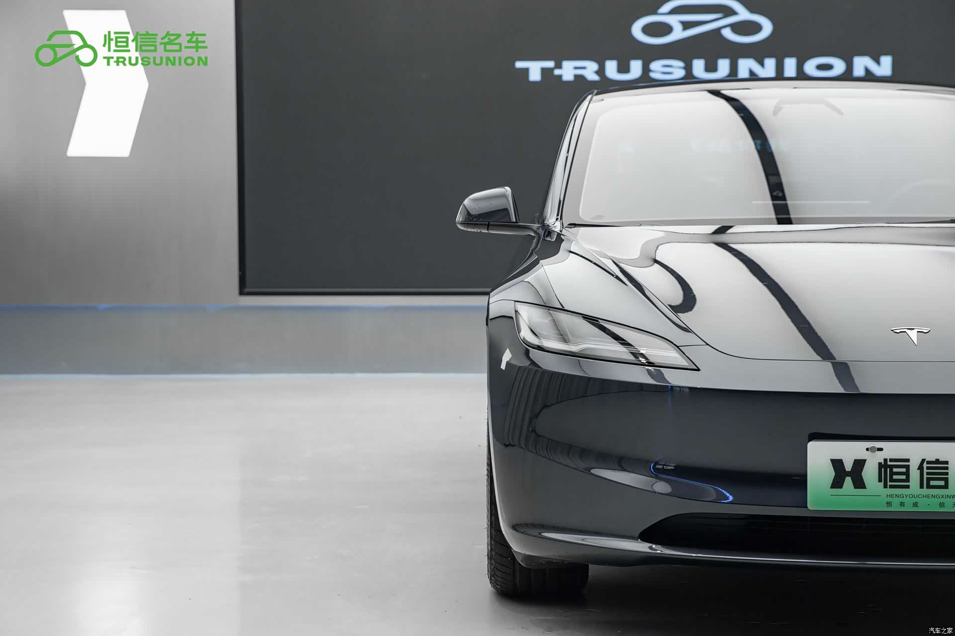 Tesla Model 3, 2025 8