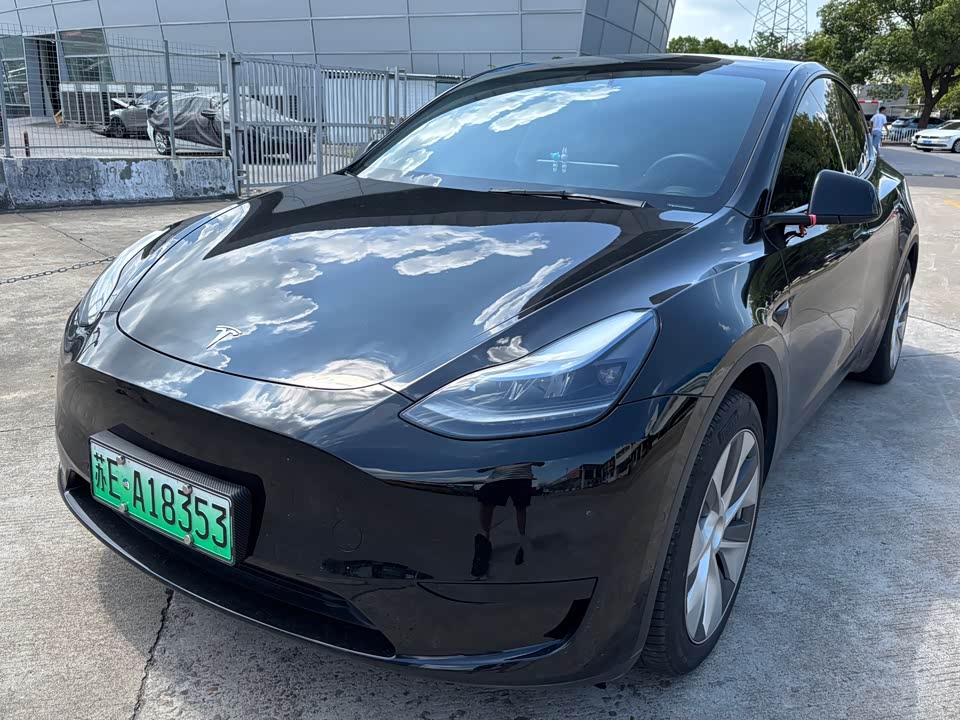 Tesla Model Y Tesla Model Y