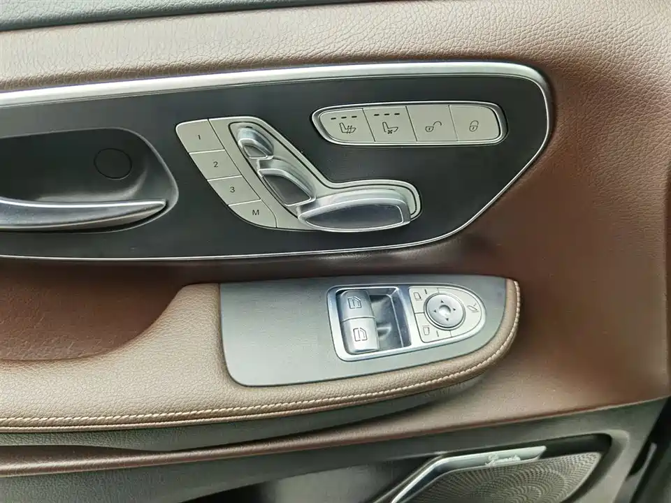 Mercedes-Benz V-class