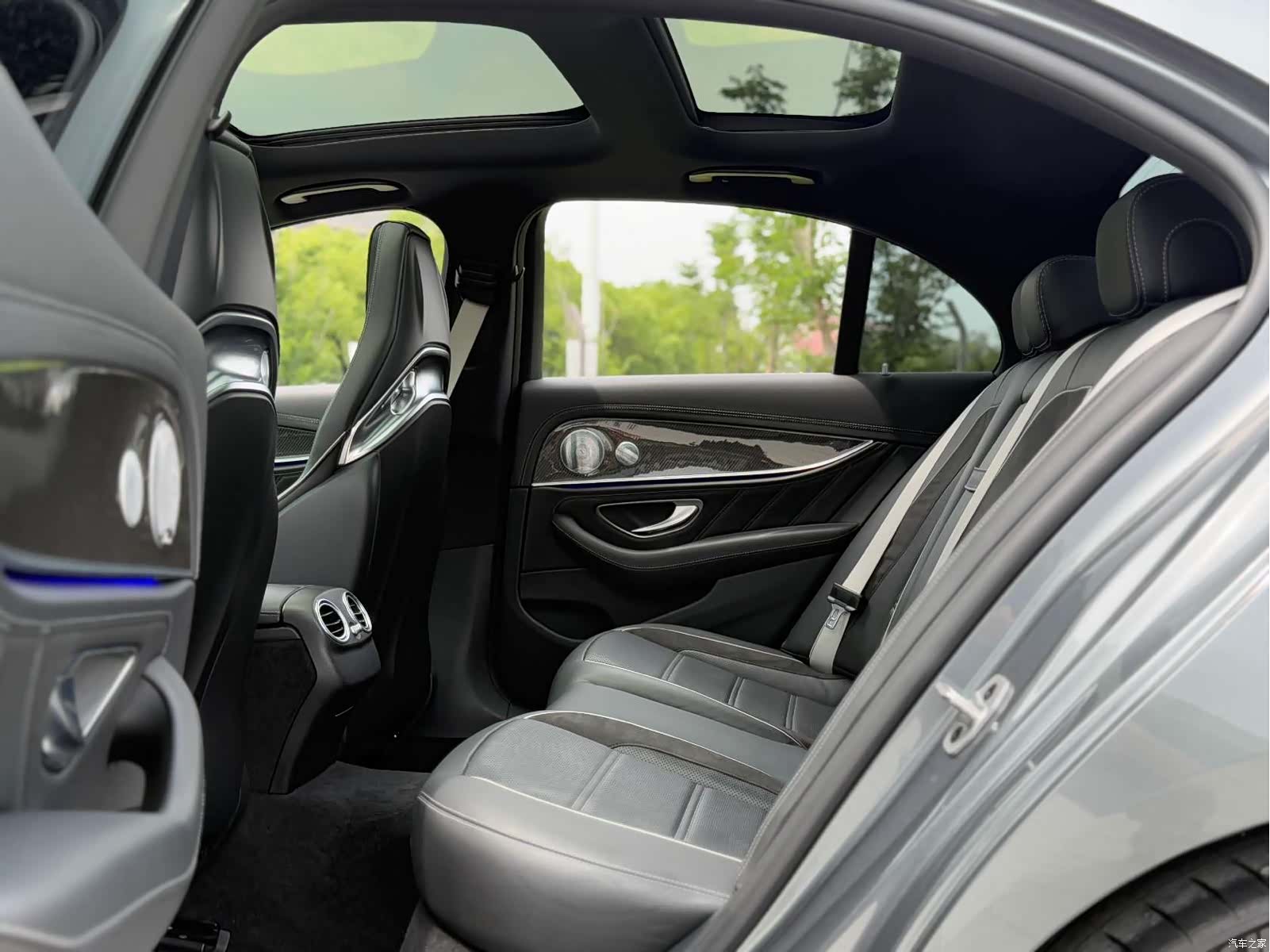 Mercedes-Benz E-Class, 2021 12