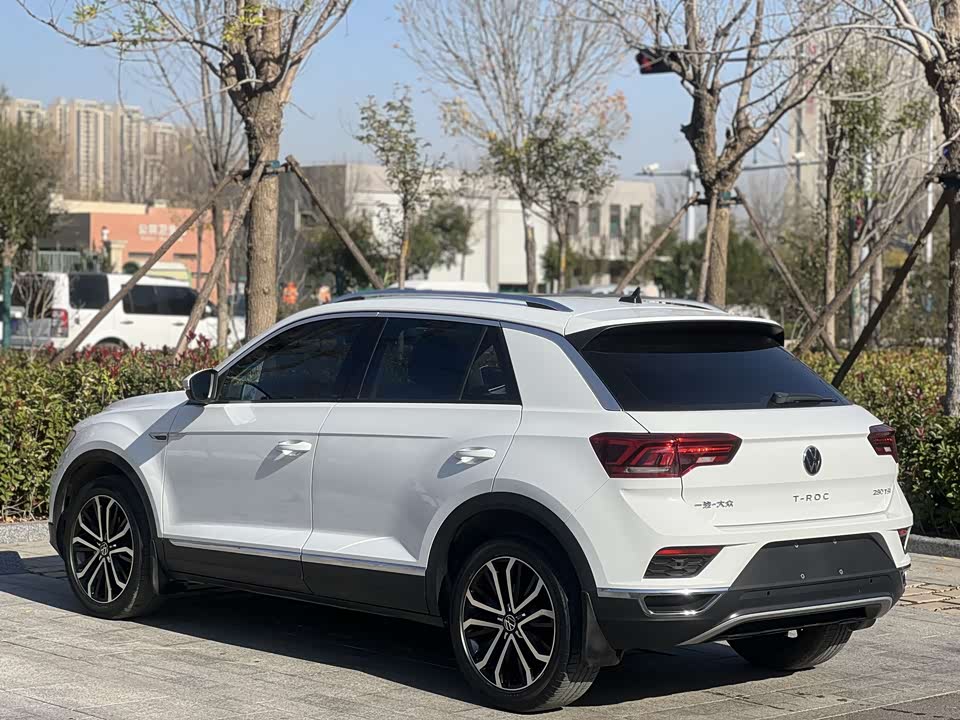 Volkswagen T-ROC exploring Songs