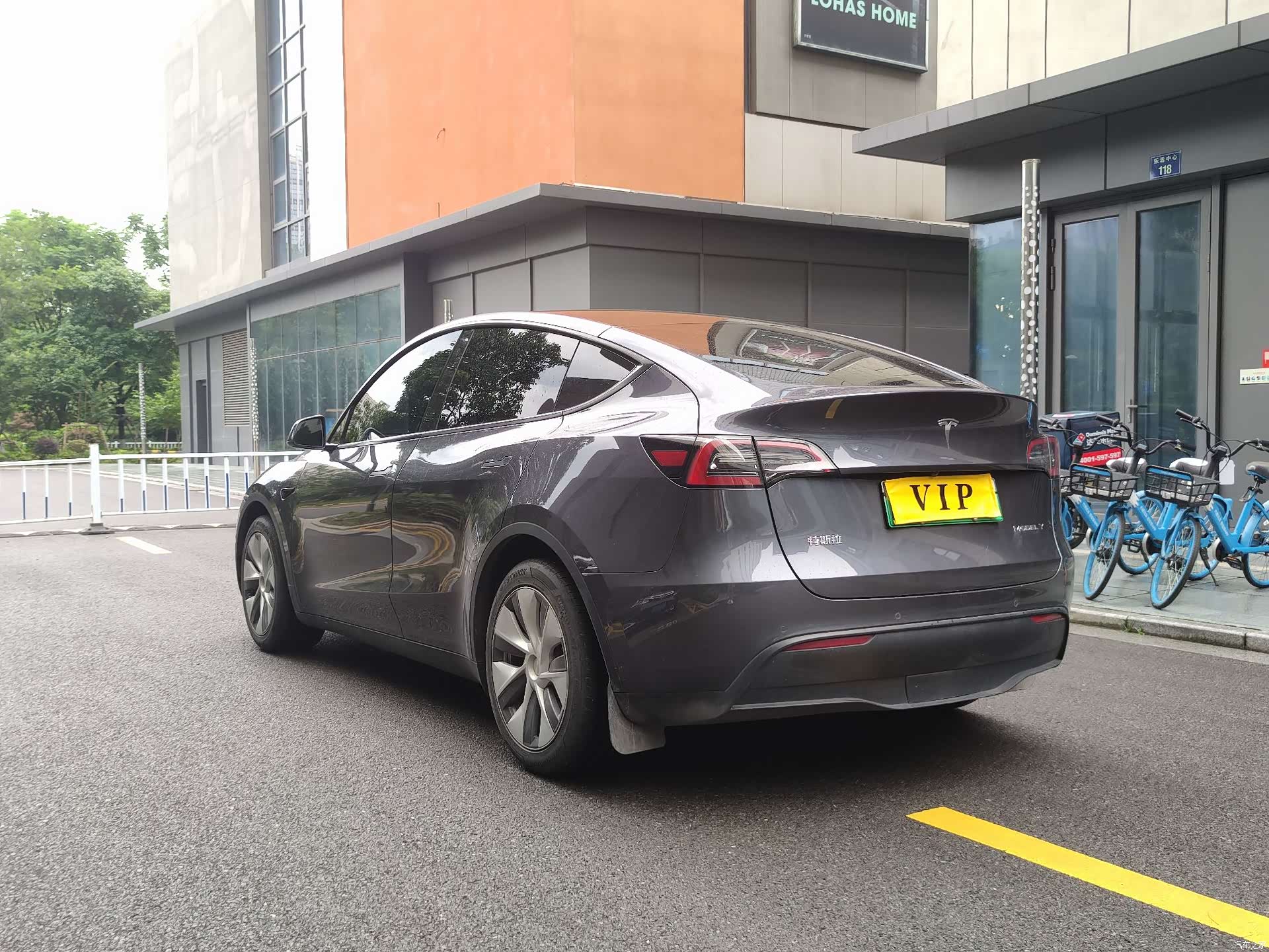 Tesla Model Y, 2022 15