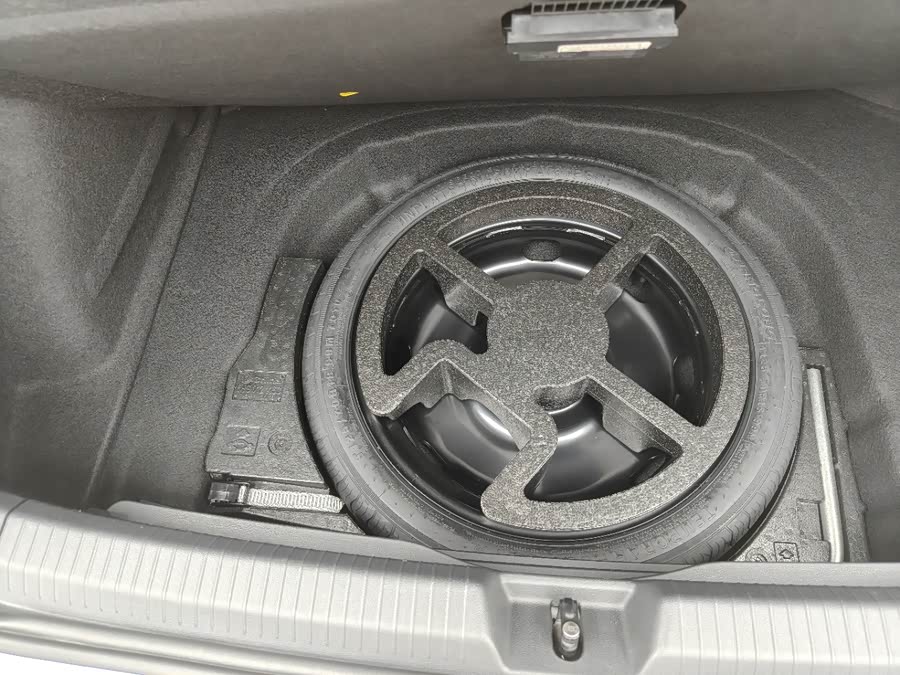 Volkswagen Golf 2023, фото 15