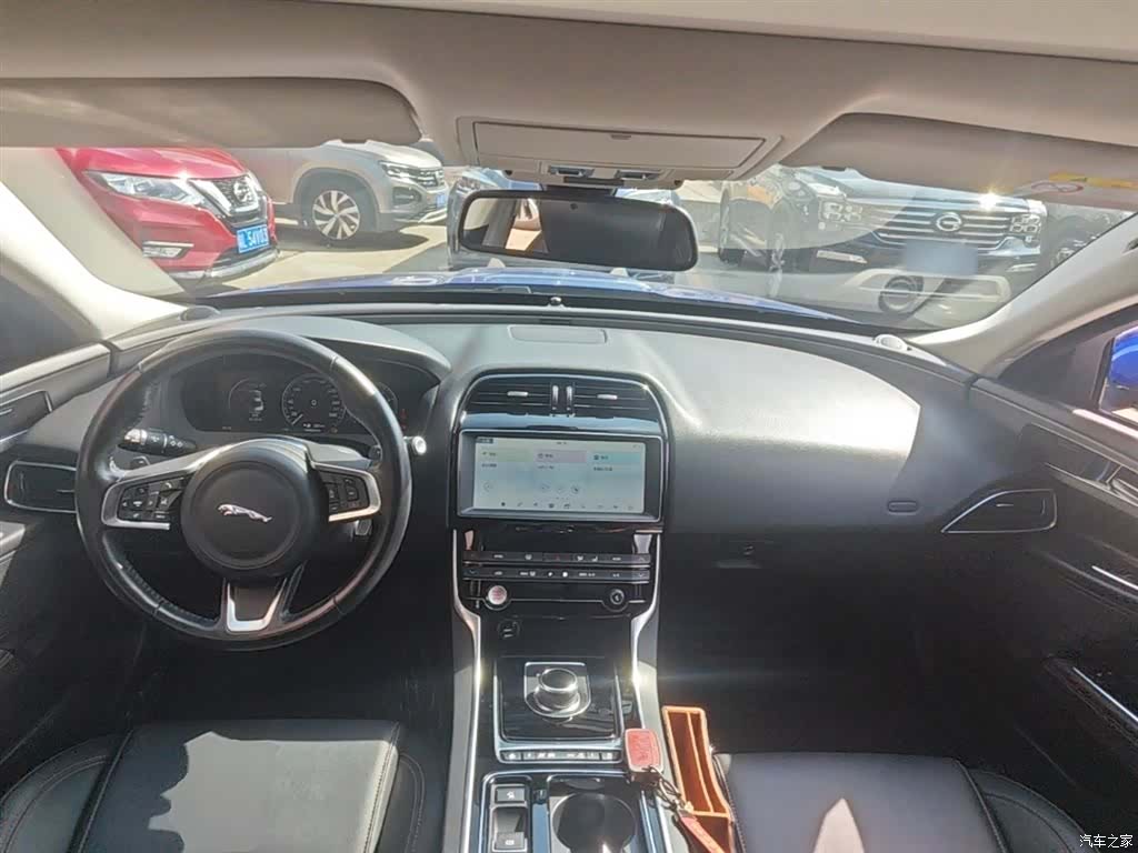 Land Rover XEL, 2019 10