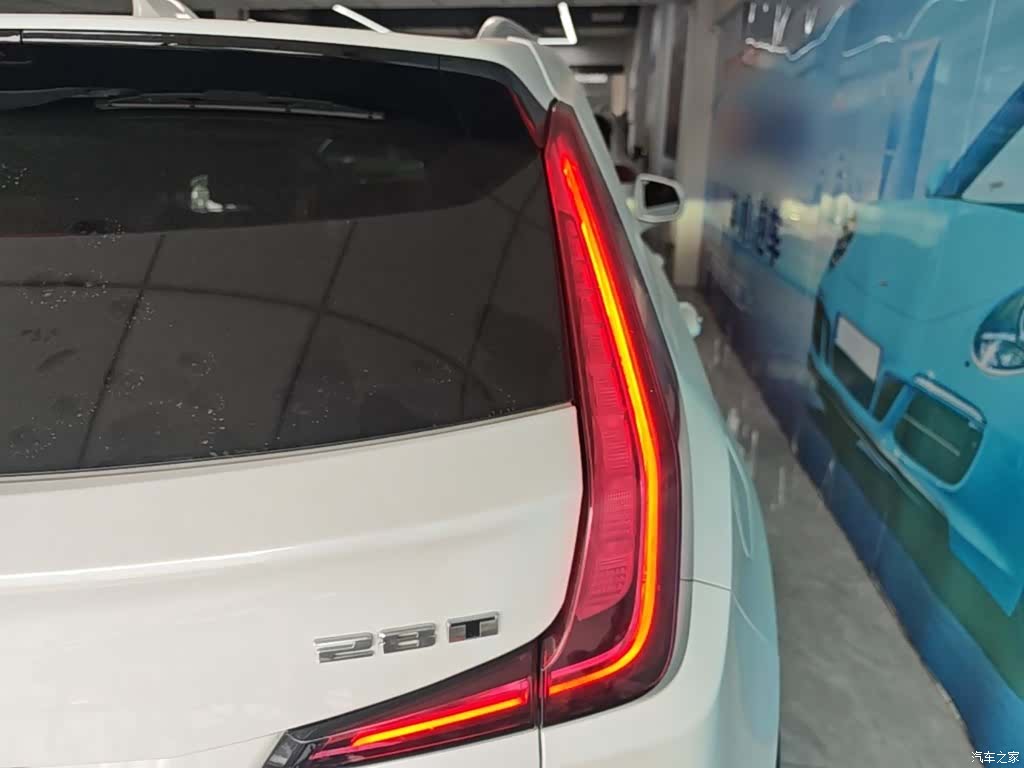 Cadillac XT4, 2019 8