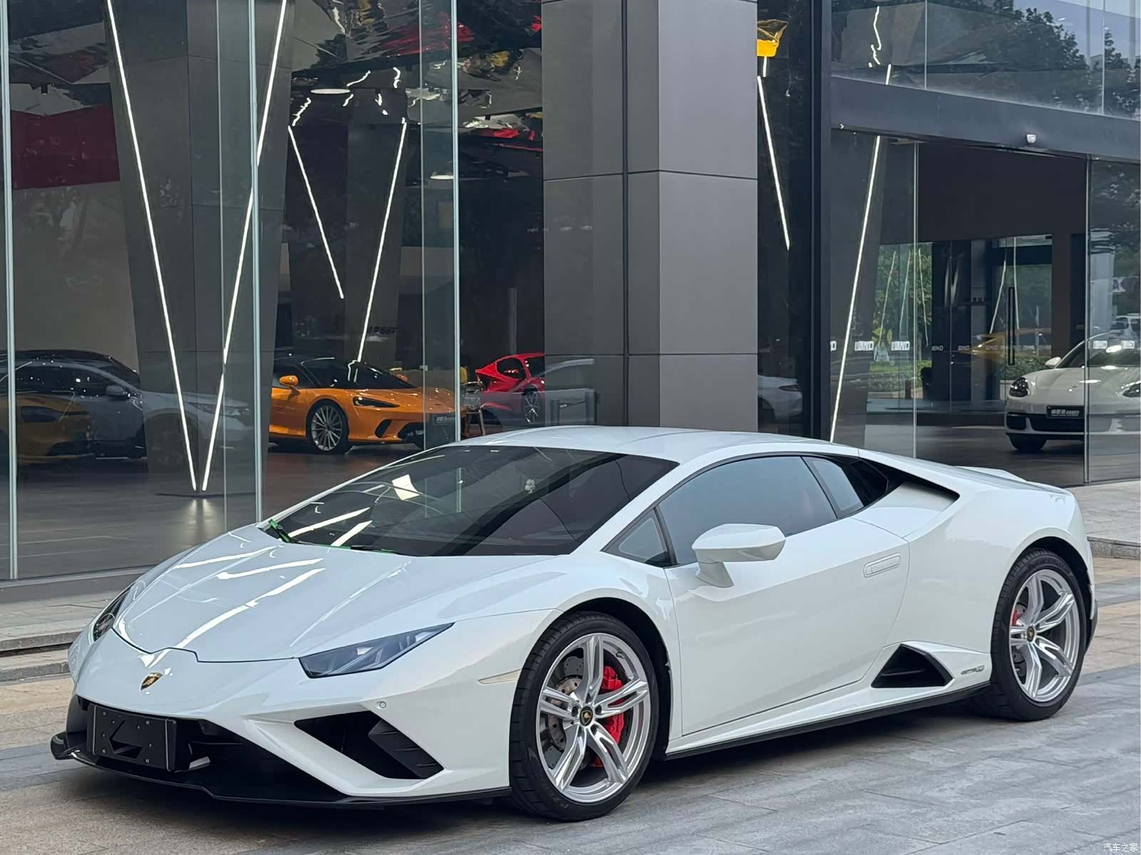 Lamborghini Huracán, 2021 1