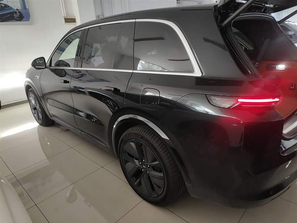 Li Auto Ideal L8