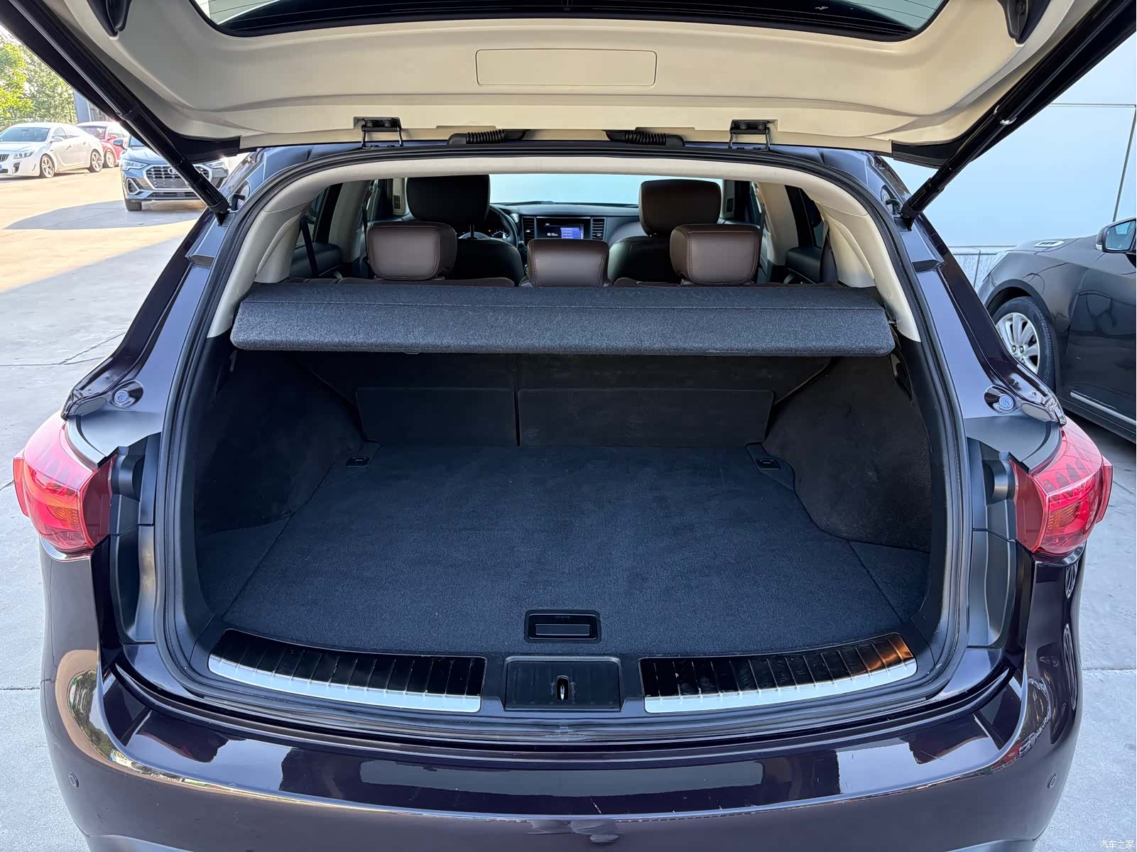Infiniti QX70, 2015 16