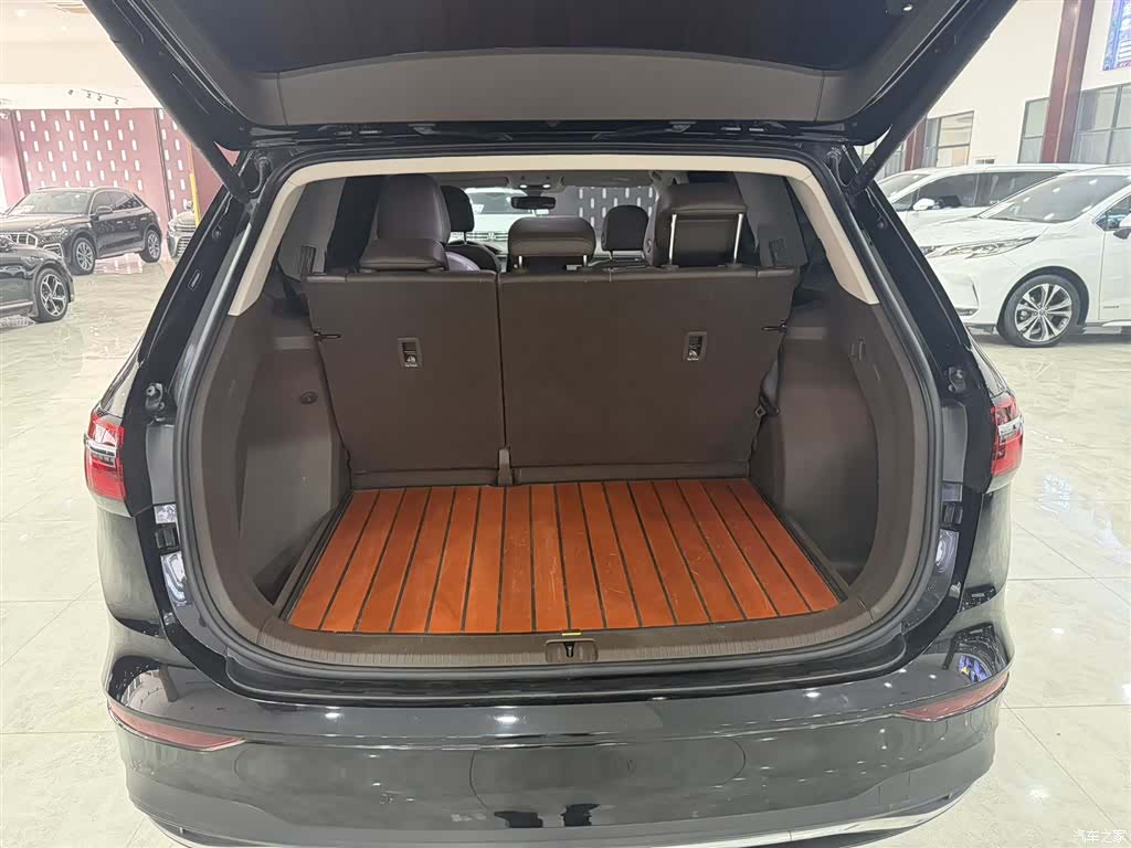 Volkswagen Viloran, 2023 10