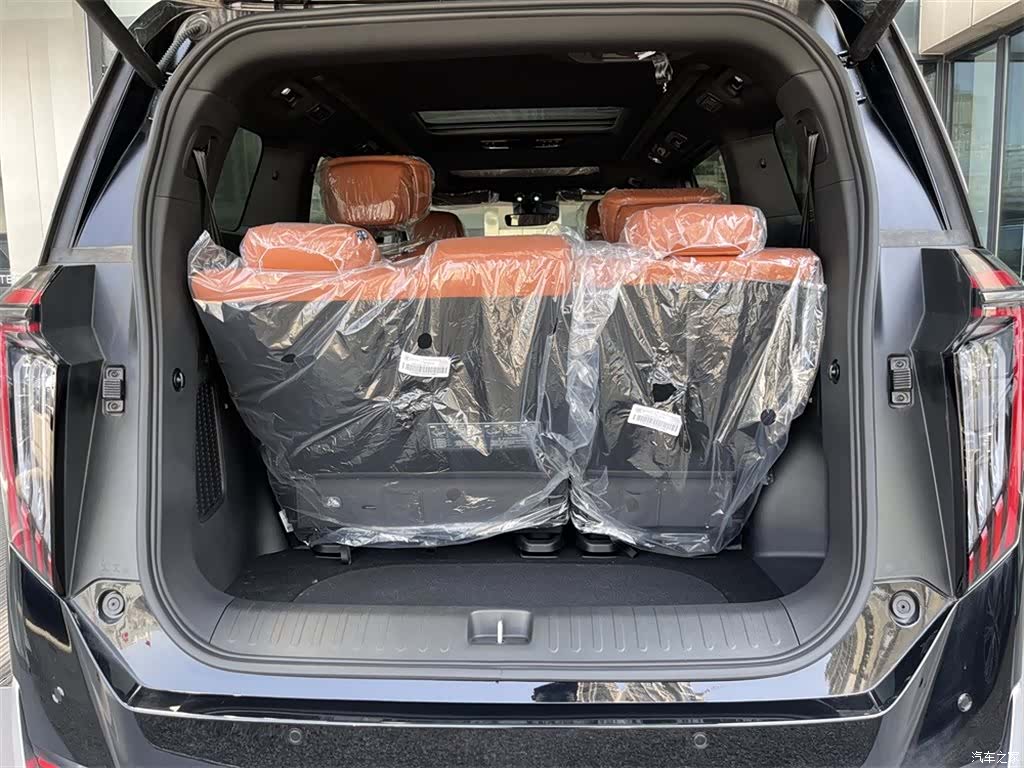 Trumpchi E9, 2026 9