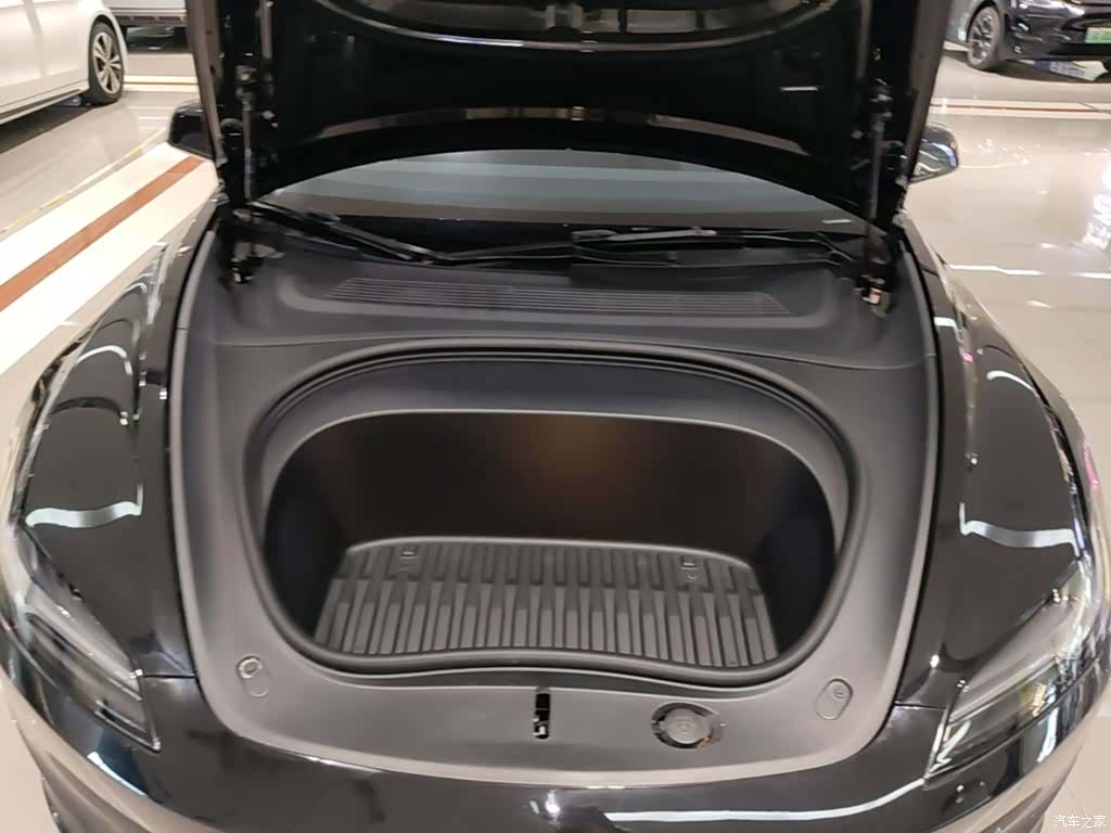Tesla Model 3, 2025 20