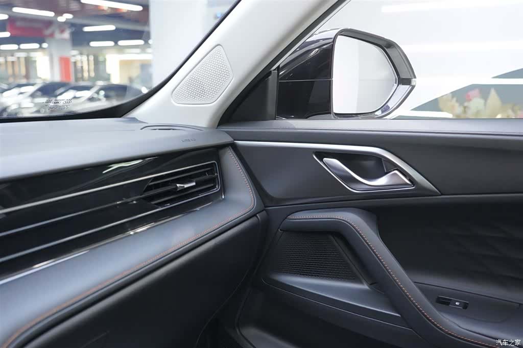 Roewe RX5, 2023 17