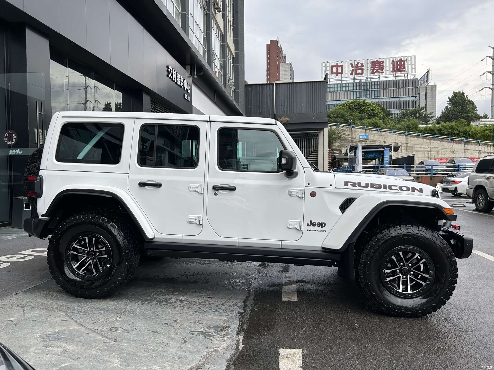 Jeep Wrangler, 2025 13