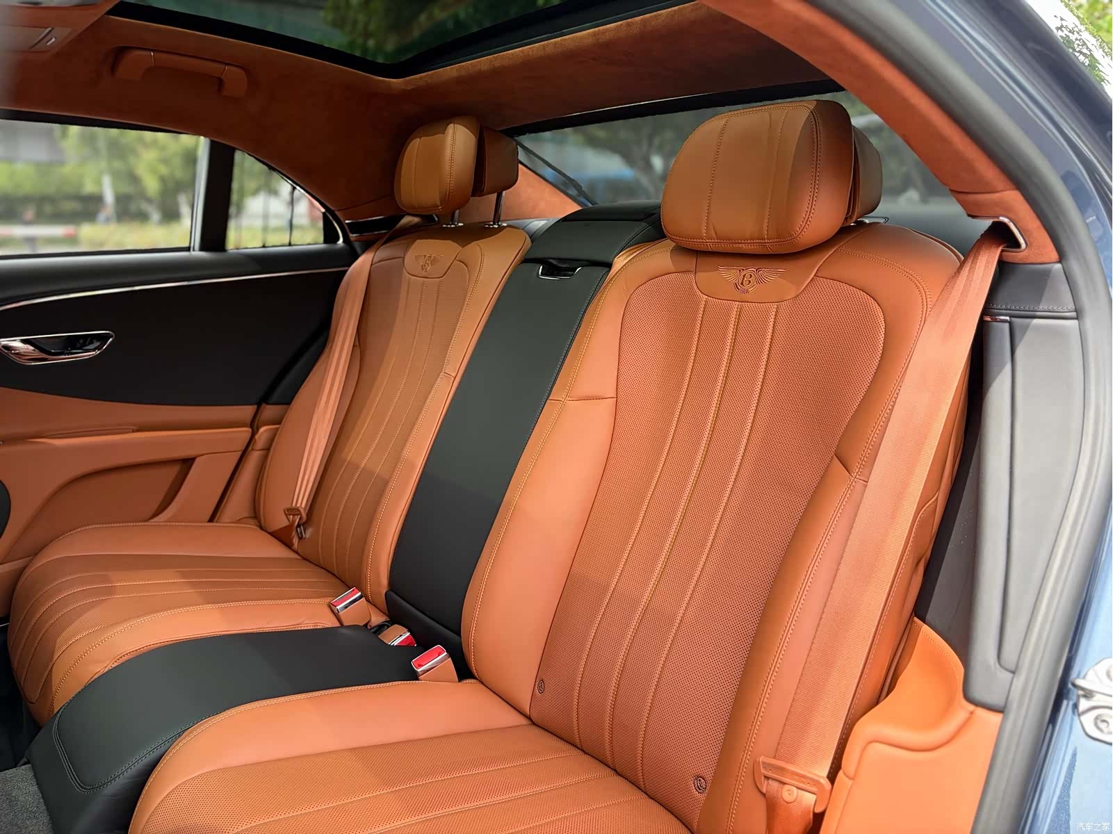 Bentley Flying Spur, 2021 12