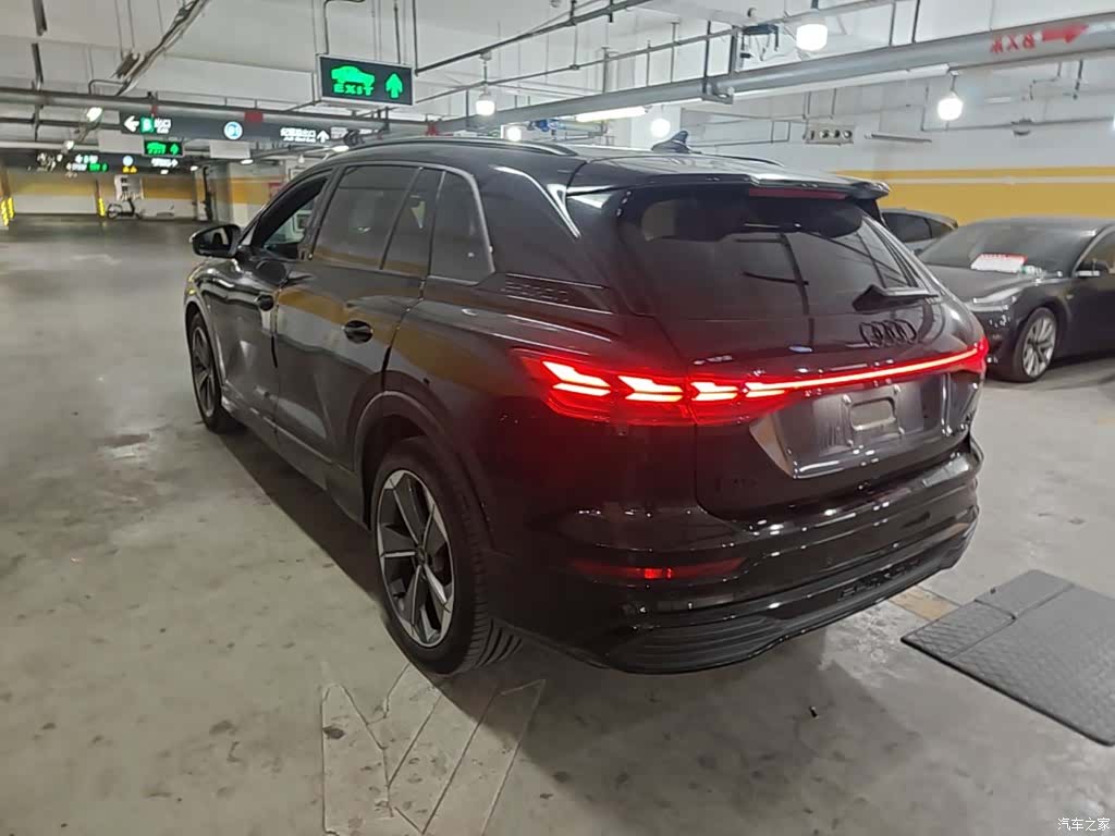 Audi Q5 e-tron, 2023 23