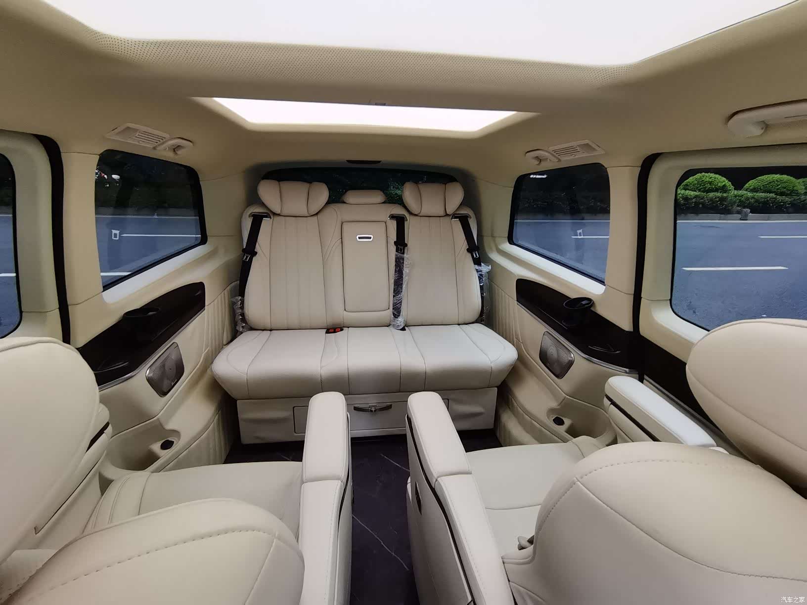 Mercedes-Benz V-Class, 2022 18
