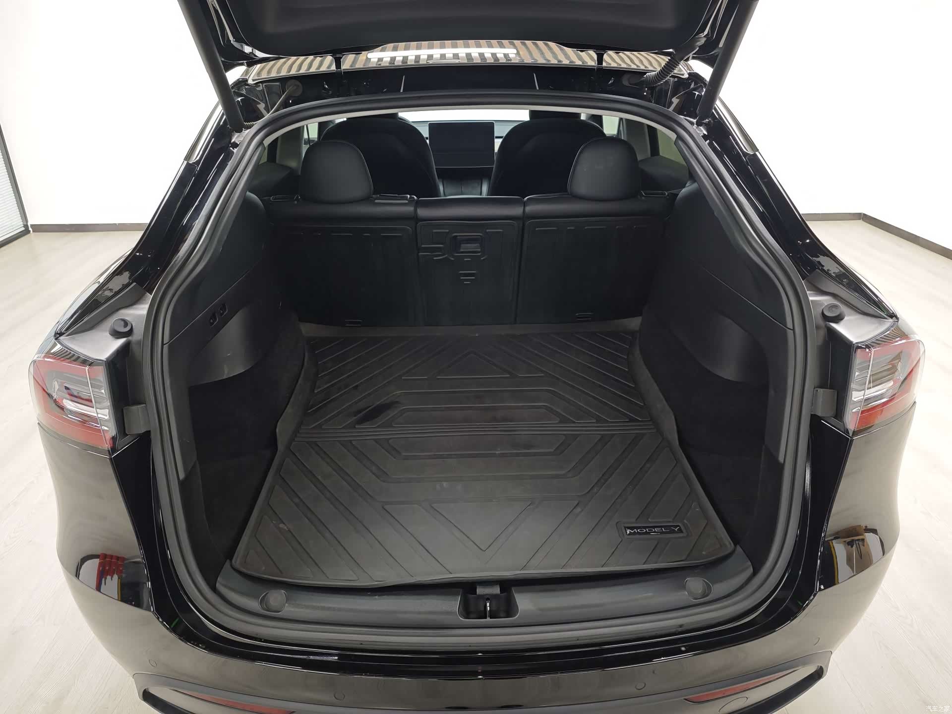 Tesla Model Y, 2022 25