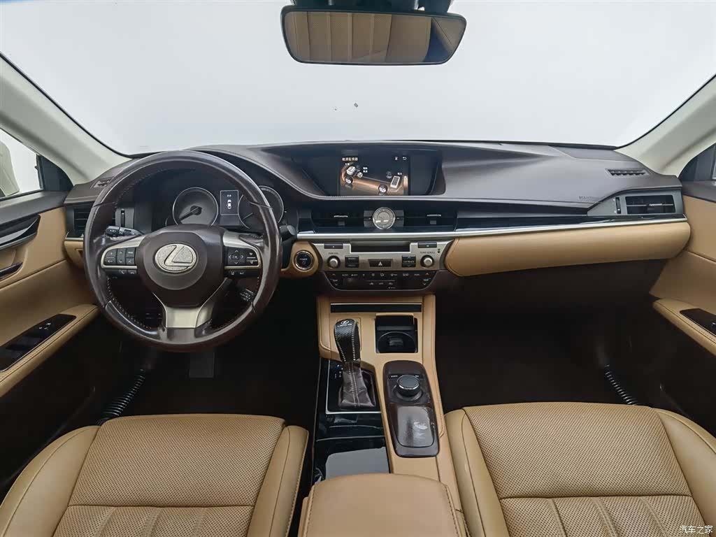 Lexus ES, 2017 все фото