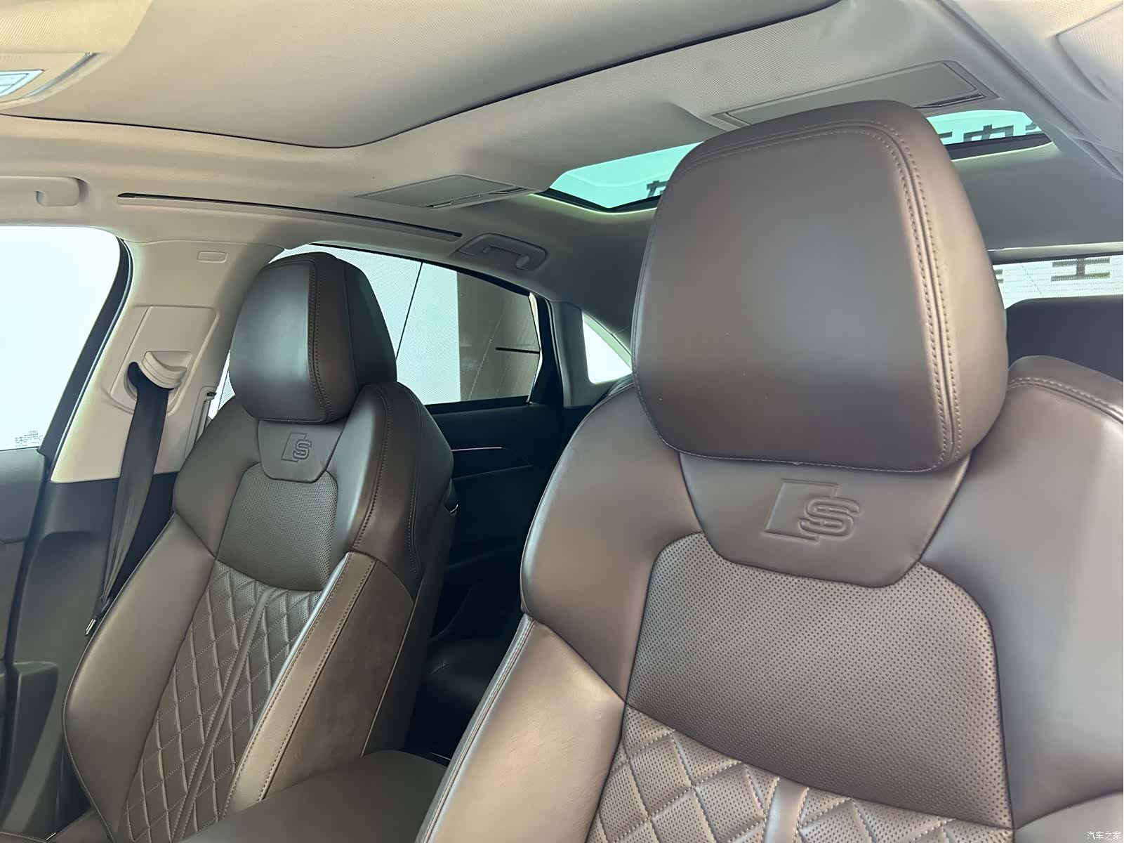 Audi A8L, 2021 11