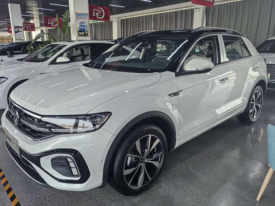 Volkswagen T-ROC exploring Songs