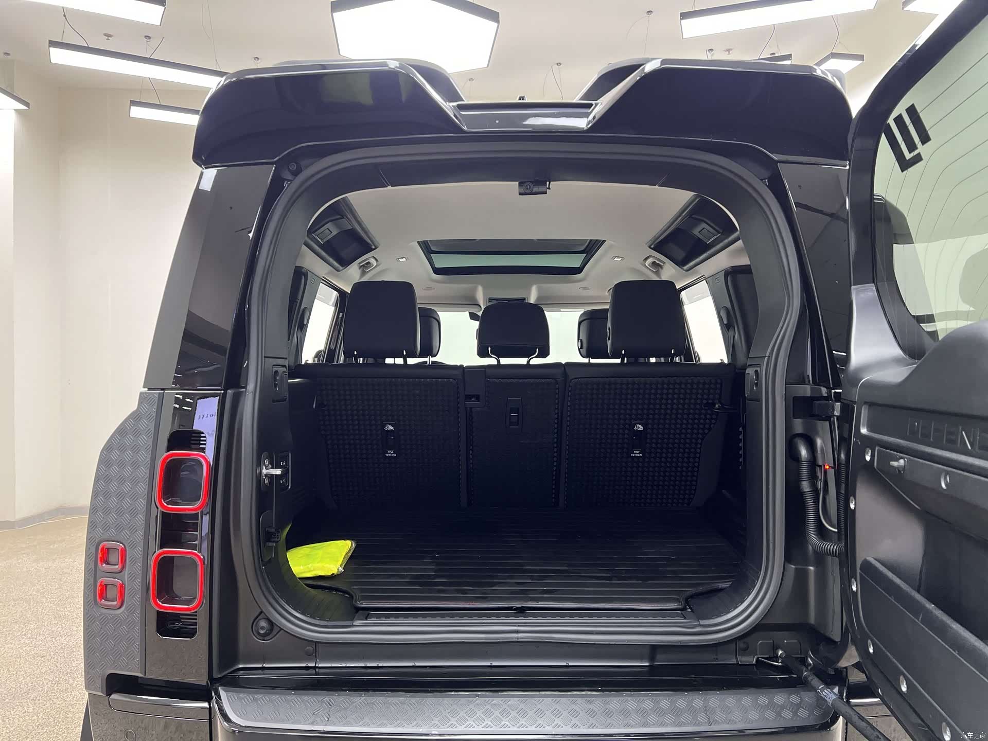 Land Rover Defender, 2022 17