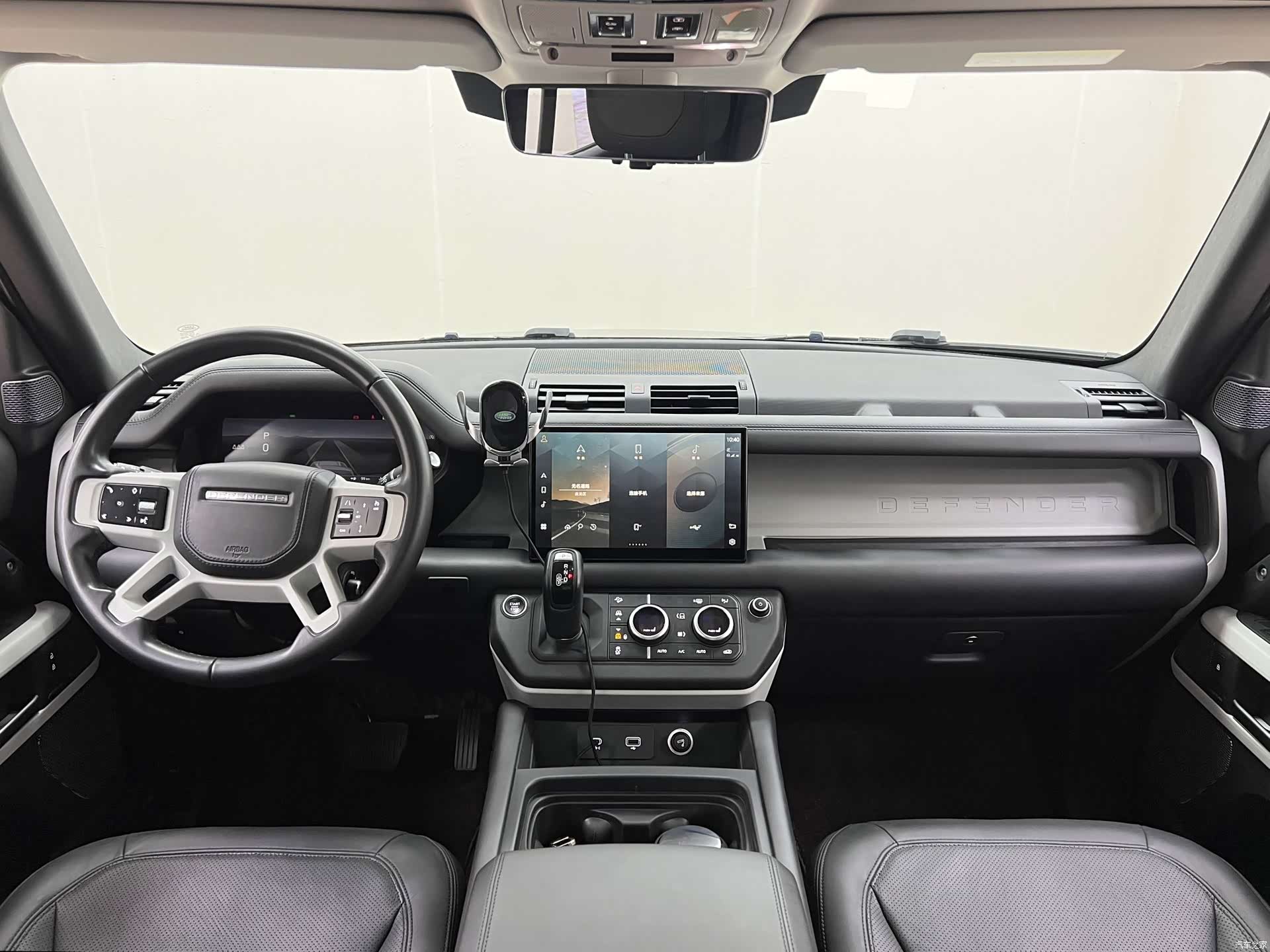 Land Rover Defender, 2022 11
