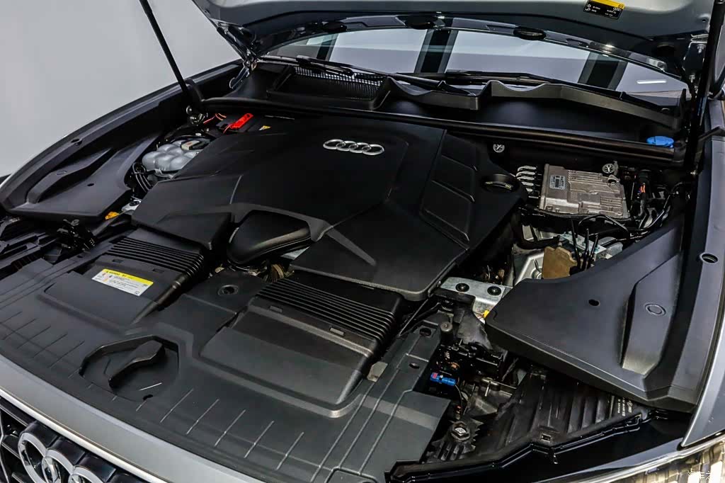 Audi Q8, 2020 35