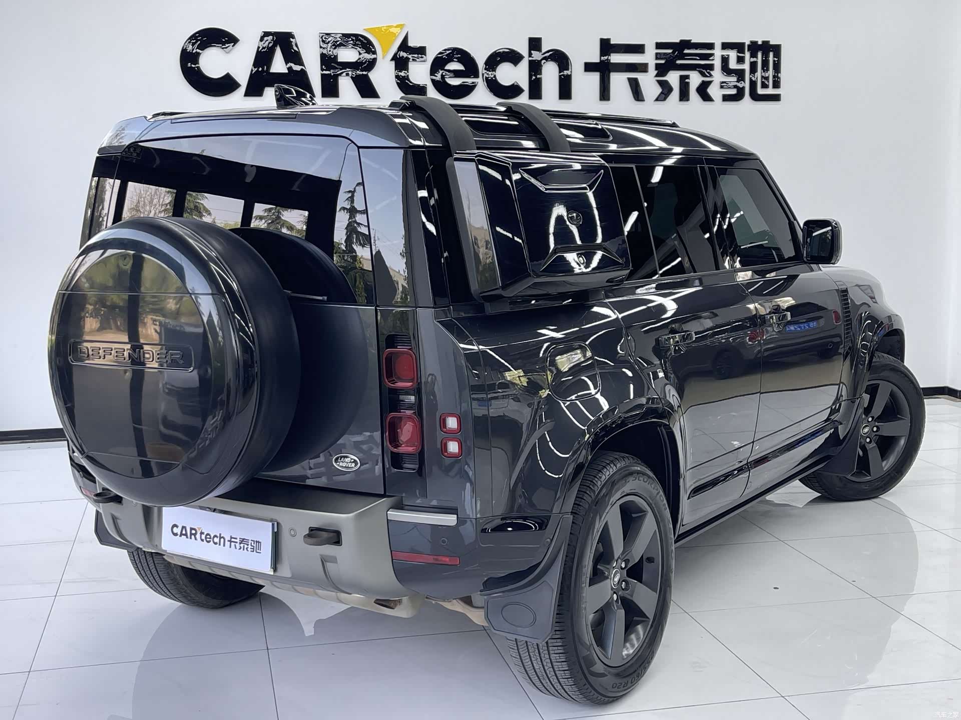 Land Rover Defender, 2021 4