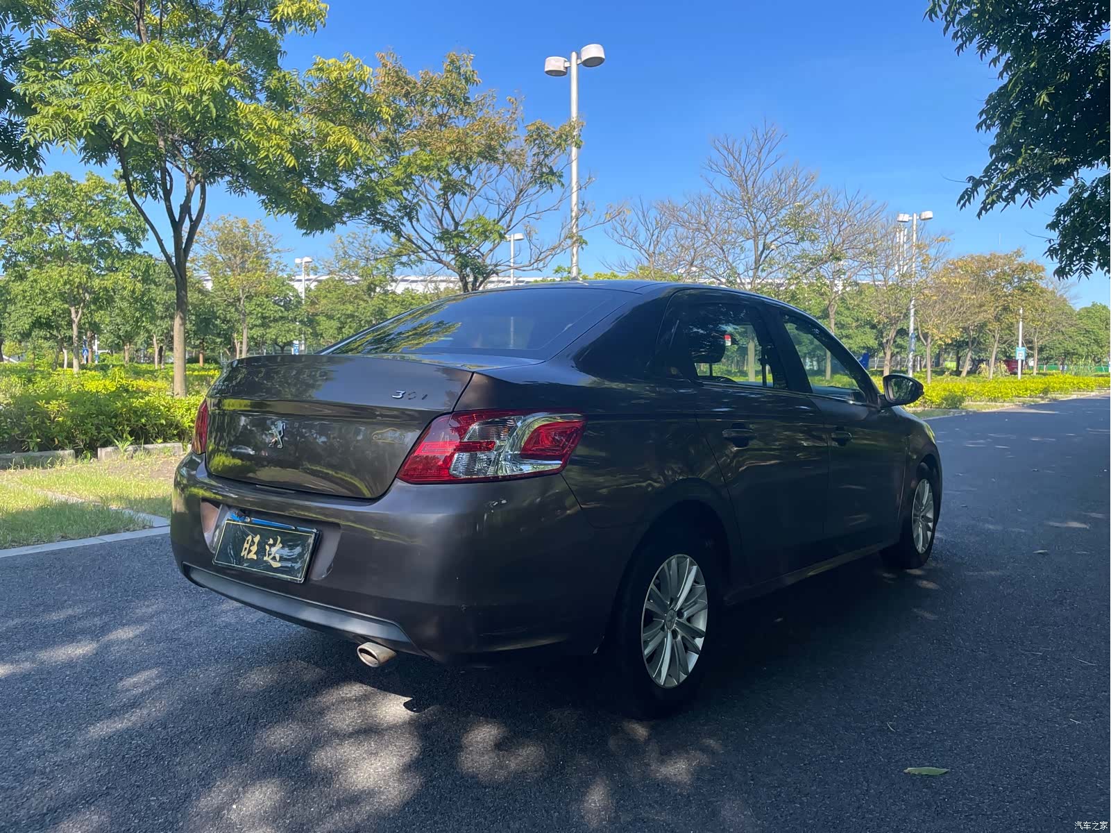 Peugeot 301, 2014 7